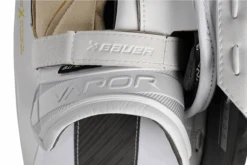 Bauer Vapor Hyperlite2 Senior Goalie Blocker -Bauer Store 1061626 BTH23 GOAL STICKS ELITE SR MTOBLACK catalog front 2a83f12d d046 4037 b793 2ab4fef2b2e1